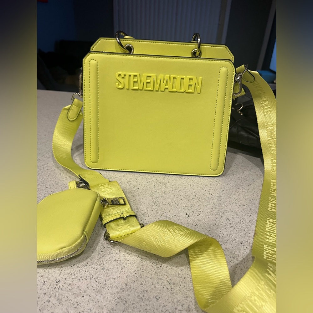 Steve Madden purse - great condition